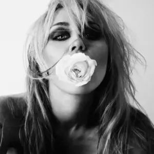 [MILEY] BASS PERSUADES (USA)